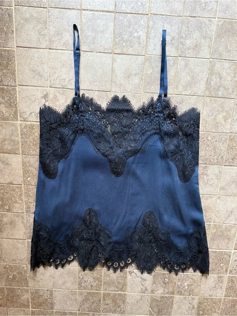 Alice + Olivia - Lace-Trim Silk Cami Top